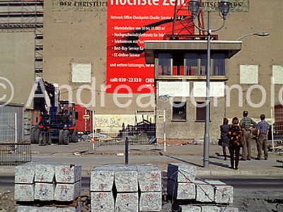 Checkpoint Charlie visione d'insieme | Andrea Jemolo