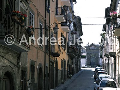 Villa Lante Strada centrale con cancello del giardino | Andrea Jemolo