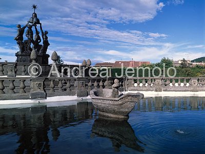 Villa Lante Fontana dei Mori e barca | Andrea Jemolo