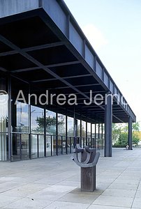 Neue Nationalgalerie Exterior - Detail | Andrea Jemolo