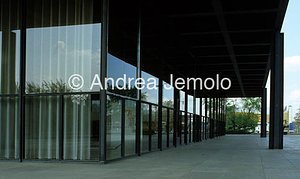 Neue Nationalgalerie Exterior - Detail | Andrea Jemolo