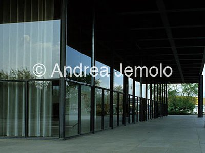 Neue Nationalgalerie Exterior - Detail | Andrea Jemolo