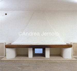 Casa Malaparte Fireplace in the living room | Andrea Jemolo
