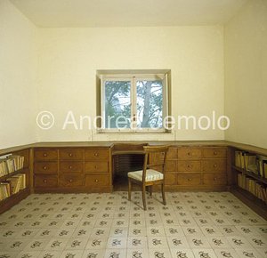 Casa Malaparte Studio - Side toward desk | Andrea Jemolo