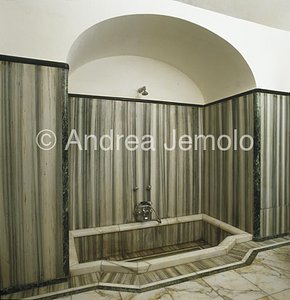 Casa Malaparte Bath | Andrea Jemolo