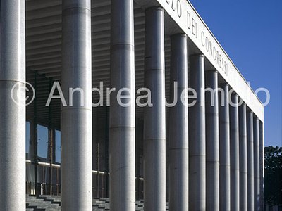 EUR - Palazzo dei Congressi Colonne della facciata | Andrea Jemolo