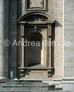St. Peter in the Vatican Niche tabernacle | Andrea Jemolo