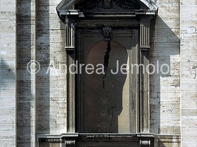 San Pietro Nicchia tabernacolo | Andrea Jemolo