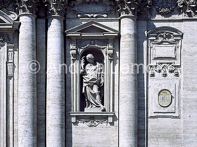 Santa Susanna Façade - Detail | Andrea Jemolo