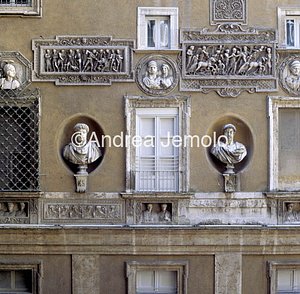 Palazzo Mattei di Giove Cortile - particolare | Andrea Jemolo