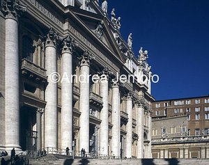 San Pietro Facciata dal lato | Andrea Jemolo