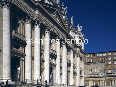 St. Peter in the Vatican Façade from left side | Andrea Jemolo