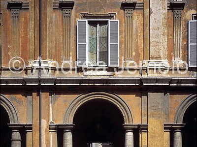 Ludovisi / Chigi / Odescalchi palace Courtyard - Detail | Andrea Jemolo