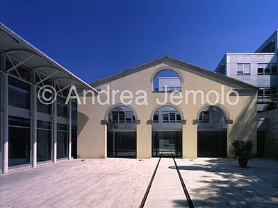 Directional center Monte dei Paschi Atrium with ancient station | Andrea Jemolo