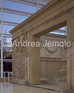 Museo dell' Ara Pacis Ara verso il mausoleo di Augusto | Andrea Jemolo