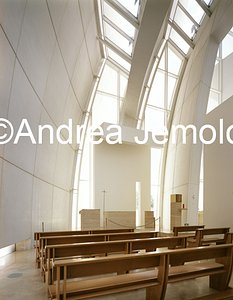 Church Dives in Misericordia / Dio Padre Misericordioso - Jubilee Church Toward presbitery | Andrea Jemolo