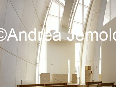 Church Dives in Misericordia / Dio Padre Misericordioso - Jubilee Church Toward presbitery | Andrea Jemolo