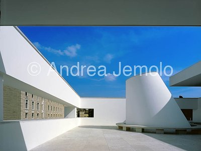 Ara Pacis Museum Terrace with skylight for conference room | Andrea Jemolo