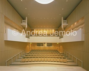 Museo dell' Ara Pacis Sala conferenze visione assiale dal palco | Andrea Jemolo
