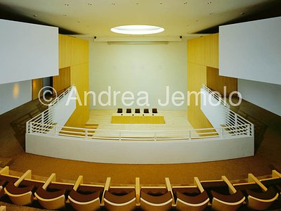 Ara Pacis Museum Lectures hall - axial from gallery | Andrea Jemolo