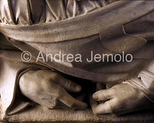 San Pietro in Vincoli Mausoleum of Giulio II - Giulio II - hands | Andrea Jemolo