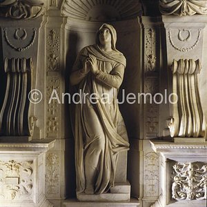 Chiesa di San Pietro in Vincoli Mausoleo di Giulio II - Rachele | Andrea Jemolo