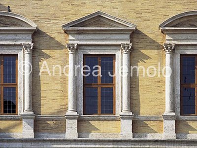Palazzo Farnese Cornicione | Andrea Jemolo