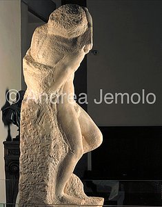 Galleria dell'Accademia Prigione giovane lato destro | Andrea Jemolo