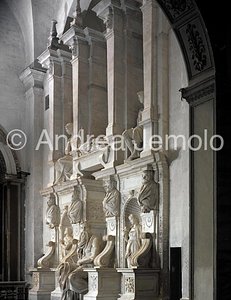 San Pietro in Vincoli Mausoleum of Giulio II - General view from wright | Andrea Jemolo