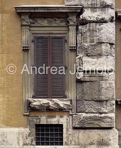 Montecitorio palace Window | Andrea Jemolo