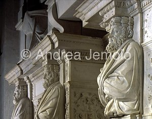 Chiesa di San Pietro in Vincoli Mausoleo di Giulio II - Mosè – termini | Andrea Jemolo