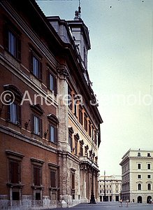 Montecitorio palace Façade - Detail | Andrea Jemolo