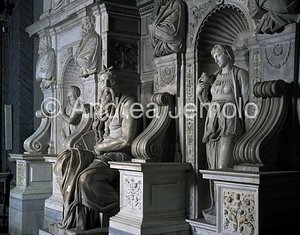 Chiesa di San Pietro in Vincoli Mausoleo di Giulio II - Ordine inferiore | Andrea Jemolo