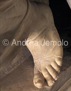 Chiesa di San Pietro in Vincoli Mausoleo di Giulio II - Mosè - piede sinistro | Andrea Jemolo