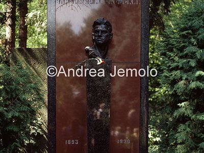 Cemetery of Novodevicij Tomb of Maiakovskij | Andrea Jemolo