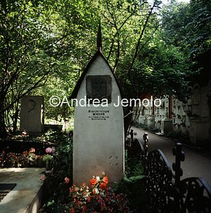 Cemetery of Novodevicij Tomb of Checov | Andrea Jemolo