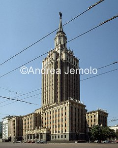 Stalinist skyscraper Hotel Leningradskaja | Andrea Jemolo