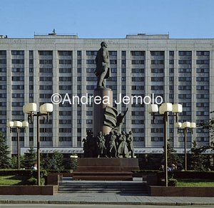 Monument to Lenin on the Okt'abr'skaja  | Andrea Jemolo