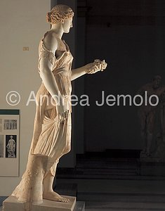 Archaeological National museum Farnese Collection - Flora Farnese - right | Andrea Jemolo