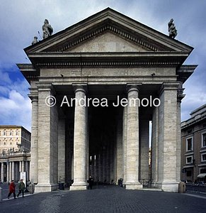 St. Peter' s Square Colonnade | Andrea Jemolo