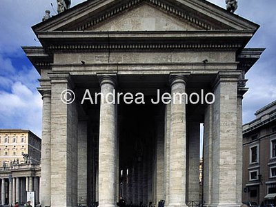 St. Peter' s Square Colonnade | Andrea Jemolo