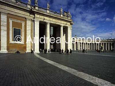 St. Peter' s Square Colonnade | Andrea Jemolo