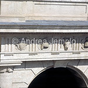 Barberini palace Façade - Detail | Andrea Jemolo
