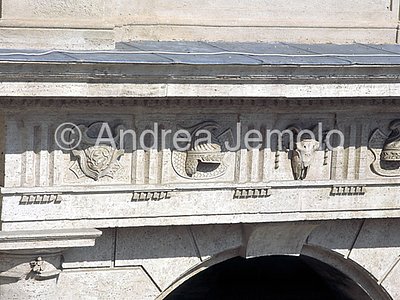 Barberini palace Façade - Detail | Andrea Jemolo