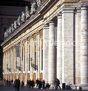 St. Peter' s Square Long sleeve | Andrea Jemolo