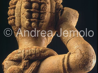 Nigerian National Museum Knelt figure – Nok | Andrea Jemolo