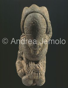 Nigerian National Museum Crouched figure - Nok | Andrea Jemolo