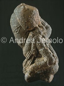 Nigerian National Museum Crouched figure - Rear- Nok | Andrea Jemolo