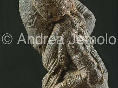 Nigerian National Museum Crouched figure - Rear- Nok | Andrea Jemolo