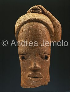 Jos Museum Head of Terracotta - Nok | Andrea Jemolo